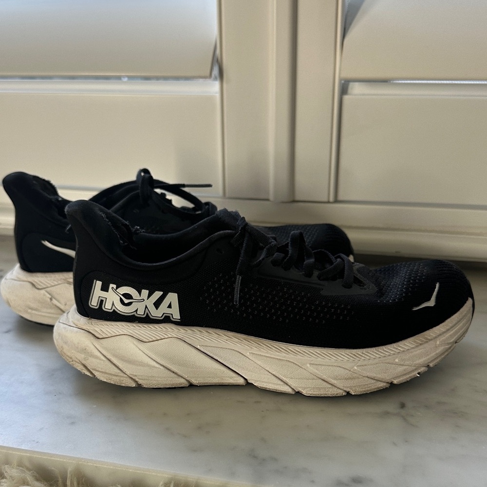 Hoka Arahi 7 Black and White Athletic Sneakers